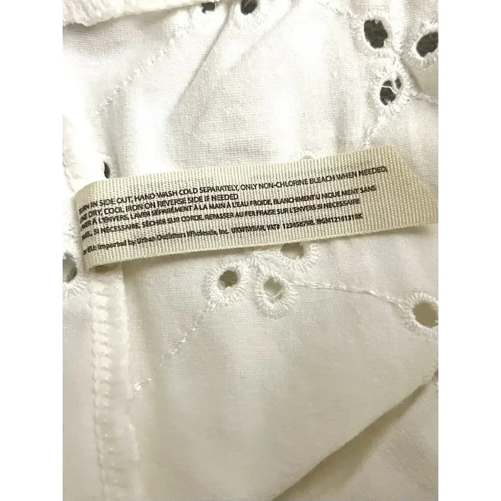 Free People Intimately Ivory Eyelet Size L Capri Pants Crop Coquette Flirty NEW